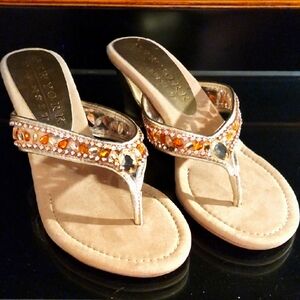 New York Transit Thong Sandals Fun Time Wedges Womens 9 Tan Gold Rhinestones